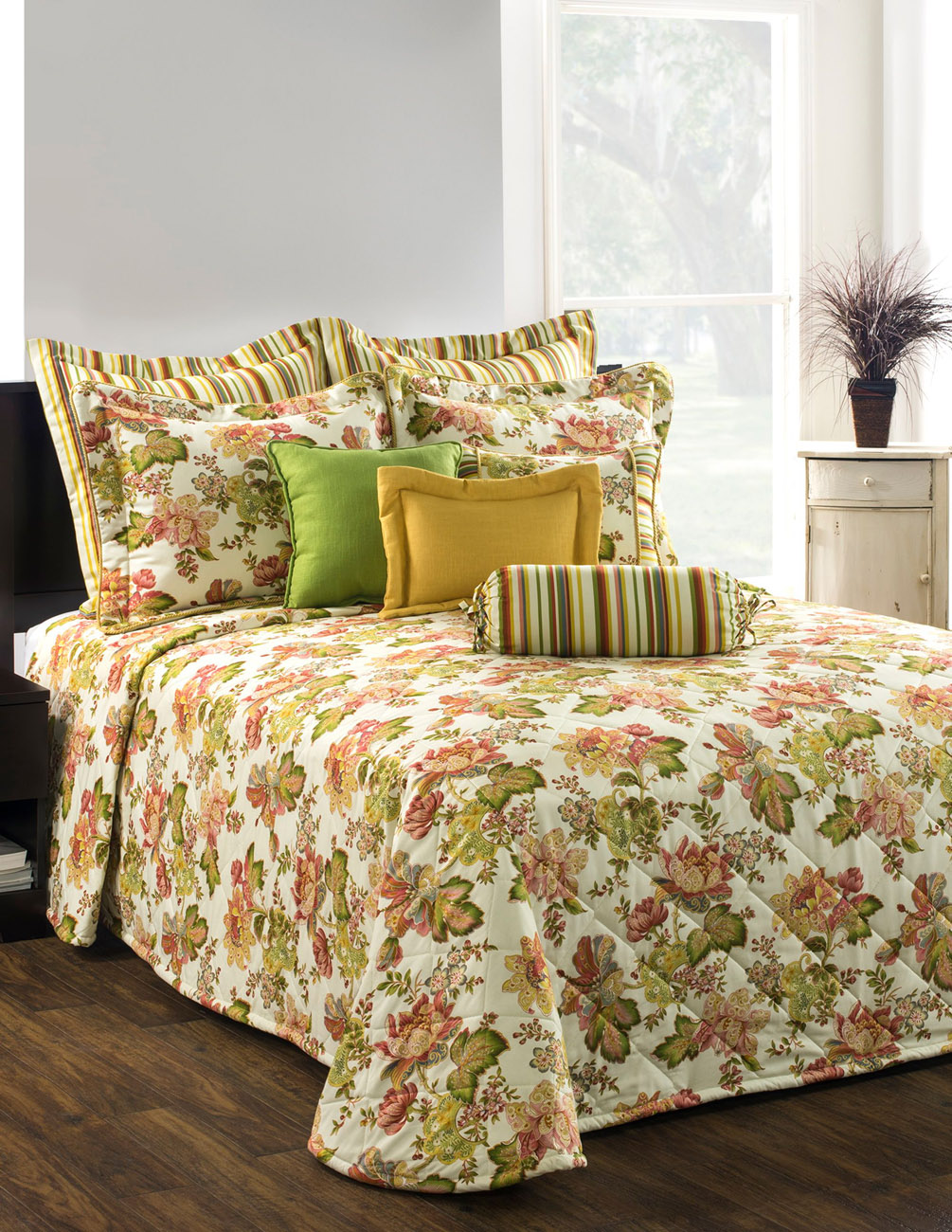 Bedspread - Luxuriance by Thomasville Questions & Answers